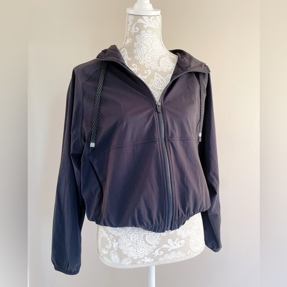 Fabletics Women’s Lightweight Windbreaker Jacket – Size Small